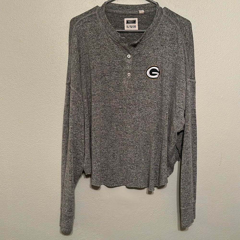 American Eagle Green Bay Packer long sleeve shirt